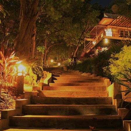 Tugawe Cove Resort Colongcocon Exterior foto